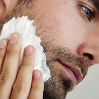 NIVEA MEN Erkek Hassas Ciltler için Koruyucu Tıraş Köpüğü 200 ml